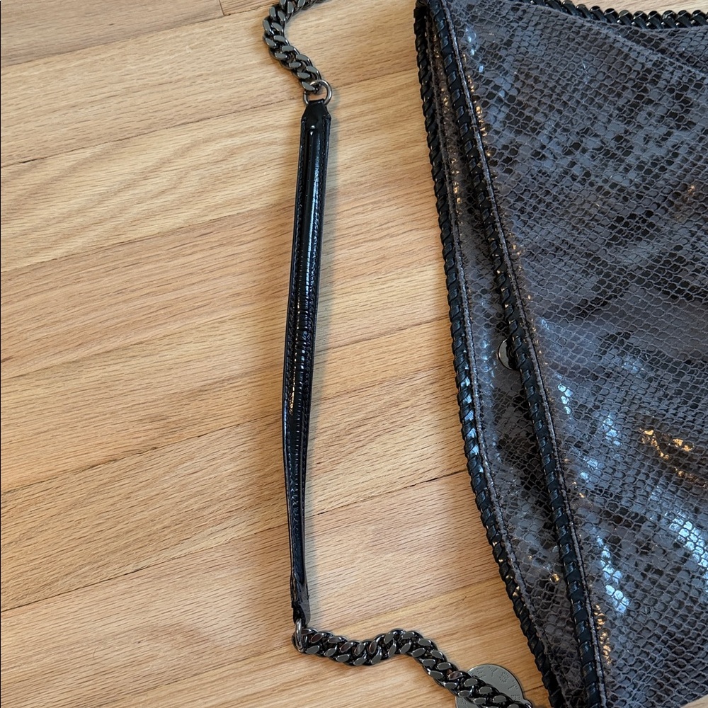 Stella McCartney Snake-Embossed Chain Shoulder Bag - Black - Picture 6 of 9
